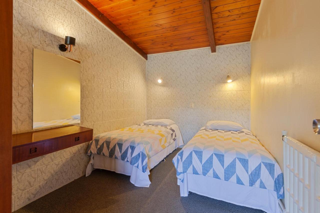 Aaryn Court Motel Роторуа Екстер'єр фото