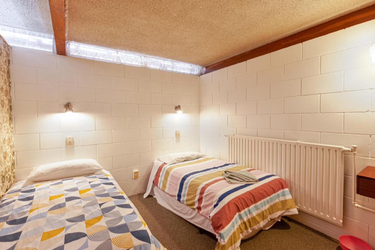Aaryn Court Motel Роторуа Екстер'єр фото